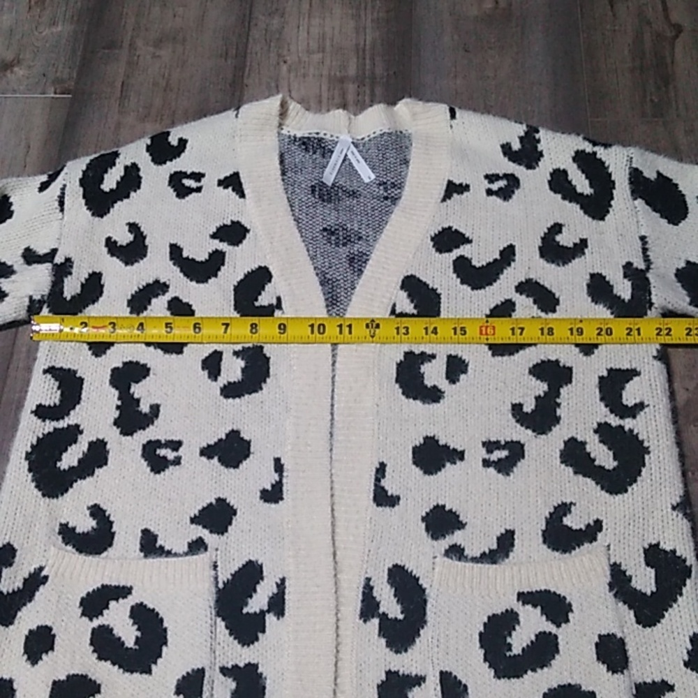 Dreamers by Debut Leopard Cheetah Print Cardigan Sweater Shrug Size M/L - Picture 6 of 11